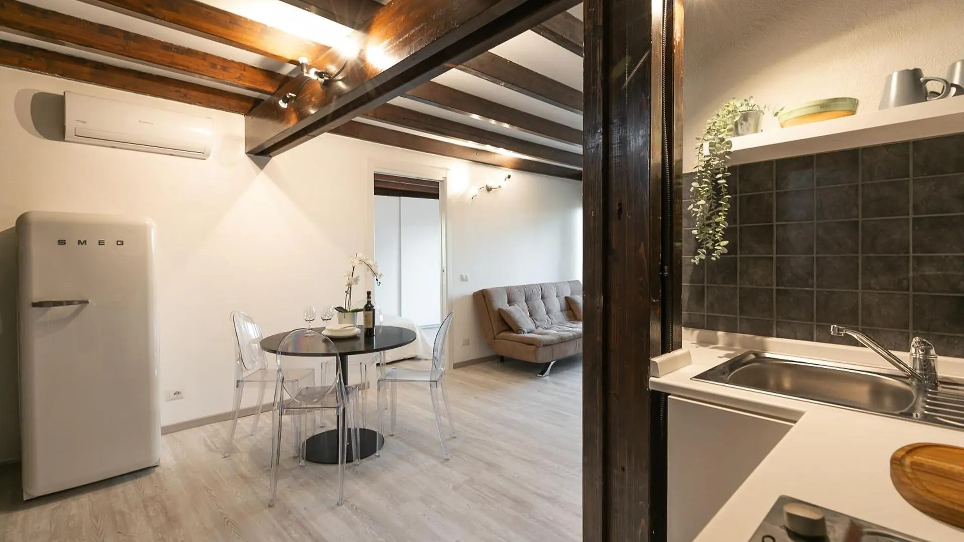 Elegante Villino Nel Verde Di Roma Villa
