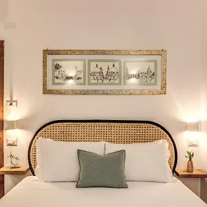 Maya Rhome Trastevere Roma