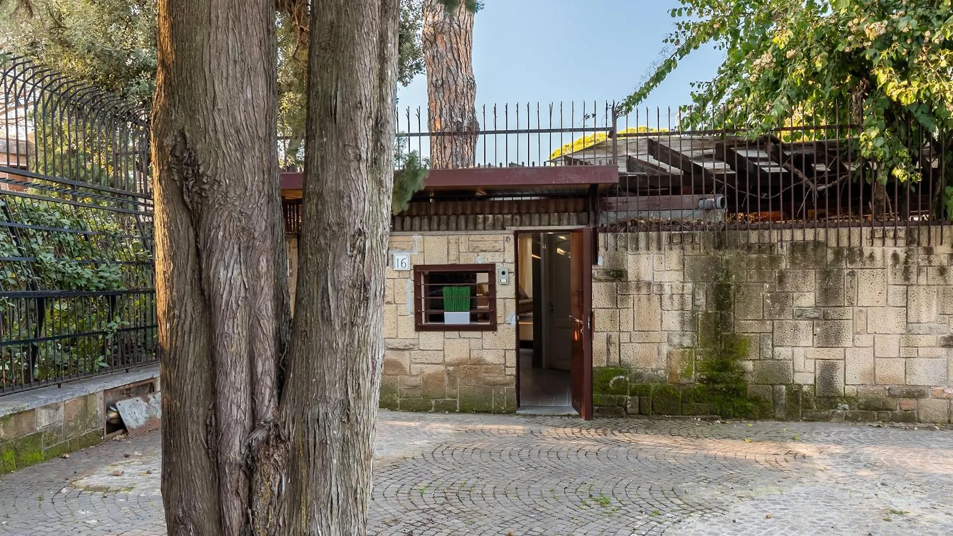 Villa [LUSSUOSO VILLINO - 5 stelle - nel verde di Roma] Italia